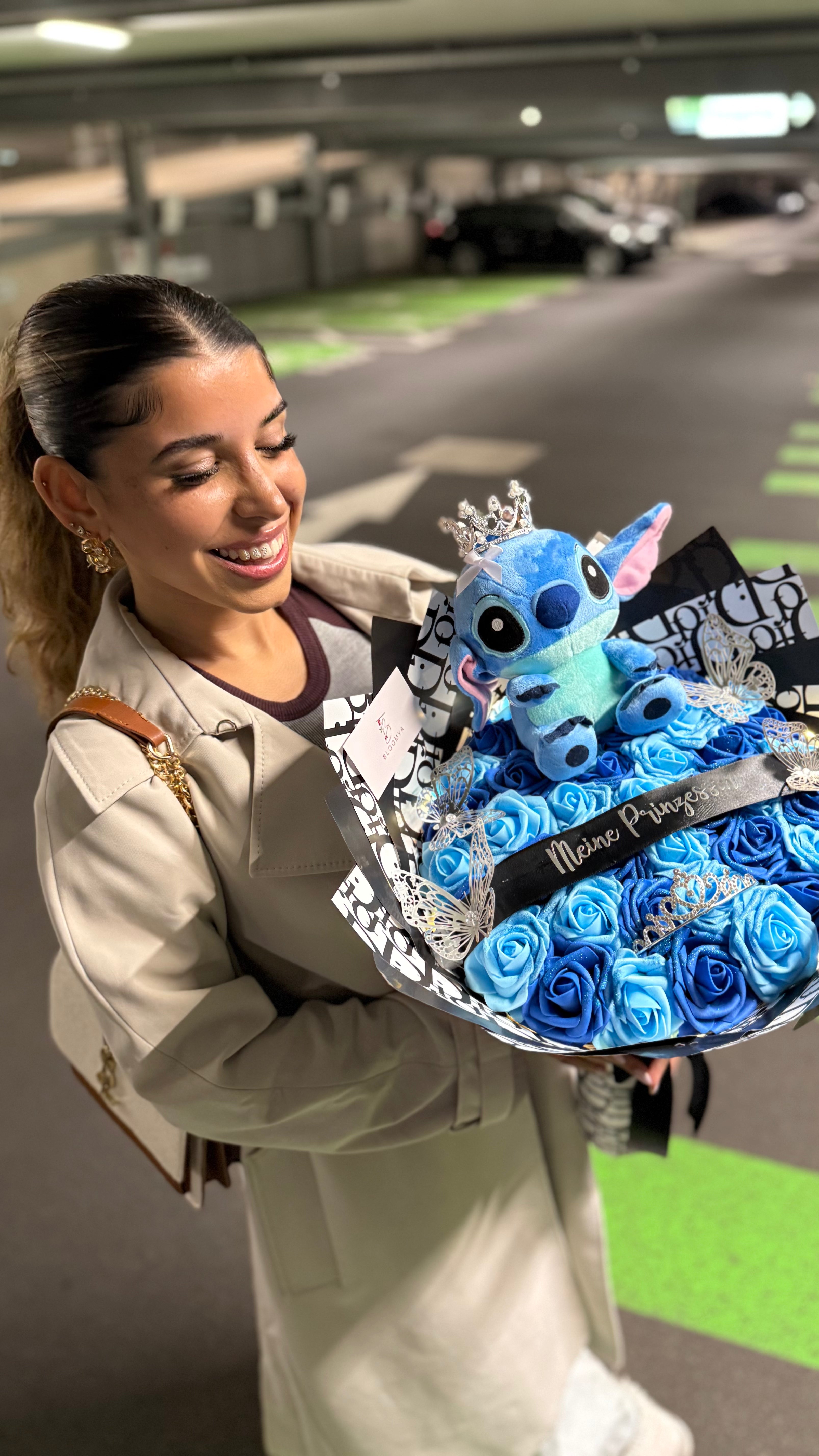 Royal Bloom Bouquet M